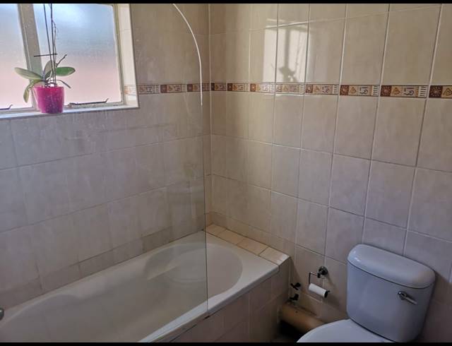 2 BEDROOM APARTMENT TO LET IN CLARENDON